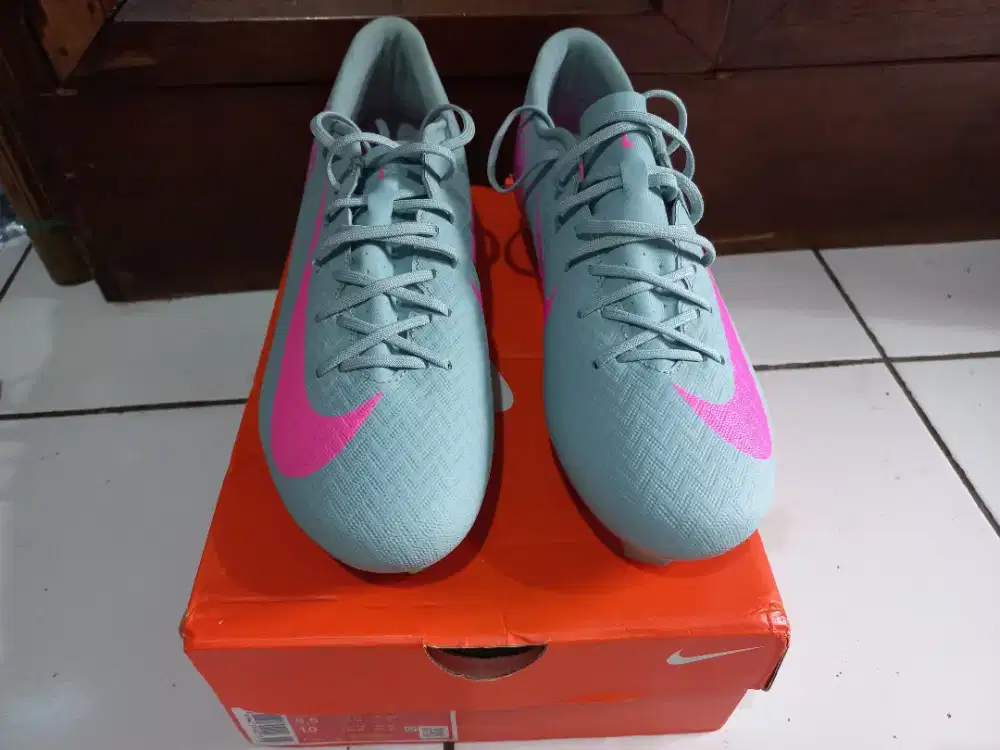 Sepatu bola nike vapor academy