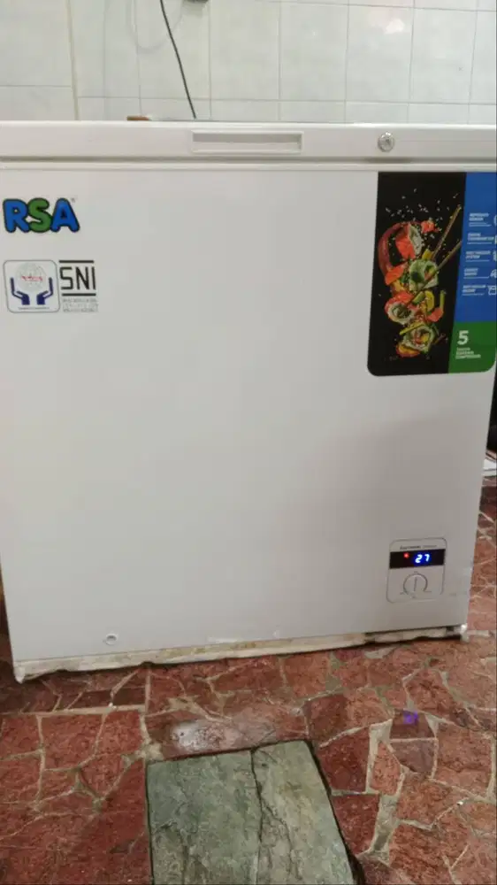 Freezer 200 Liter like new