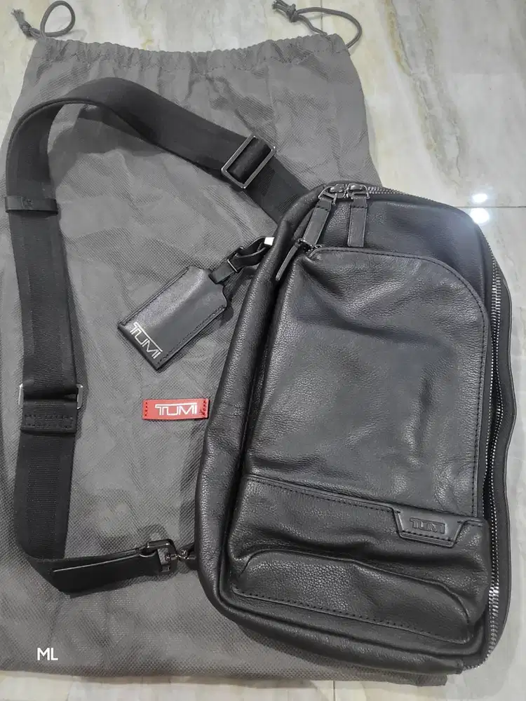 TUMI SLING BAG HARRISON BLACK LEATHER ORI