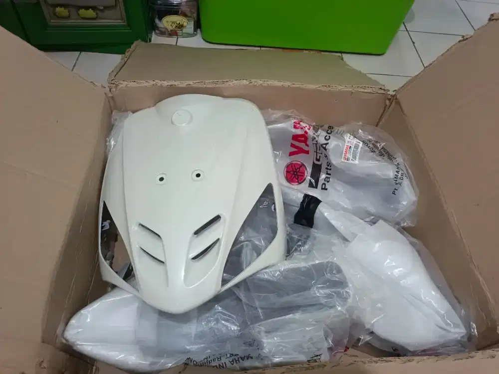 Set body halus mio sporty warna putih