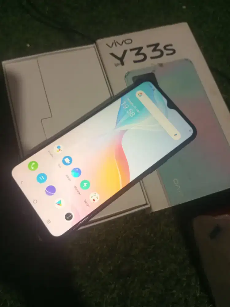 Vivo y33s 8/256 hp dus aja