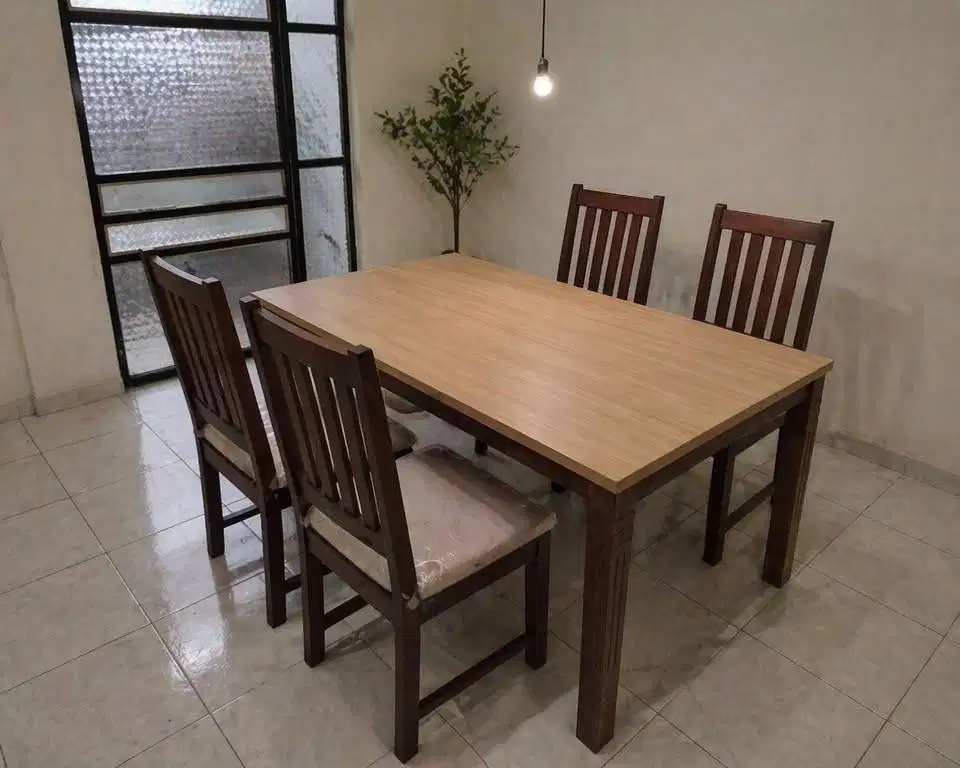 Meja makan kayu set 4 kursi kayu dan 1 meja HPL anti gores & panas NEW