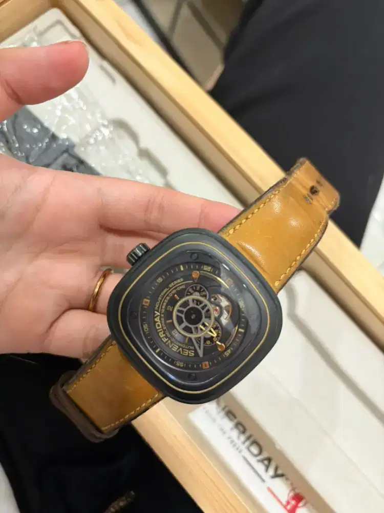 Jam Tangan Seven Friday GRESS Like New