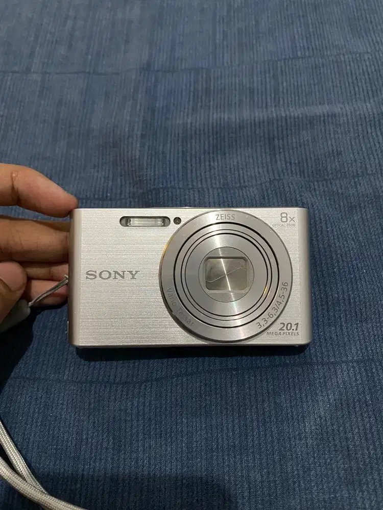 digicam sony w830