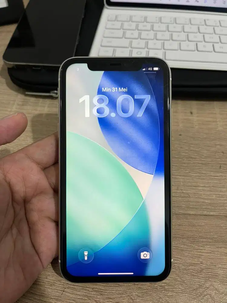 iPhone 11 128GB White Bea Cukai