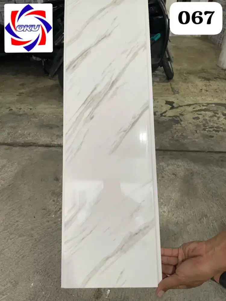Terpasang rapi plavon PVC .