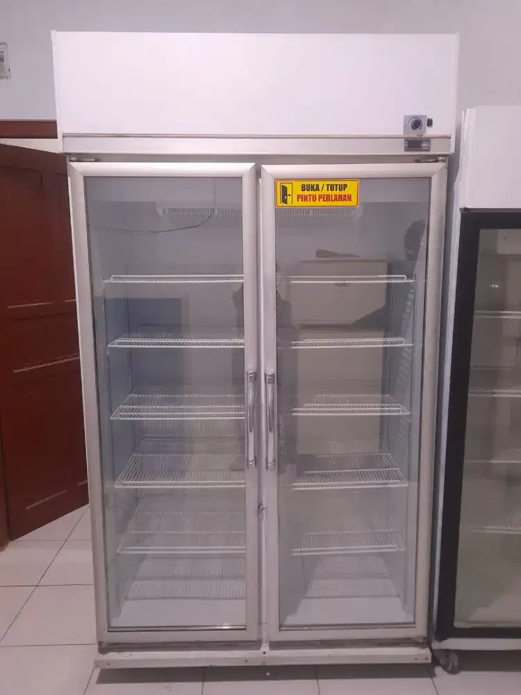 Showcase 2 Pintu GEA . Kapasitas 850 Liter . Second. Normal .