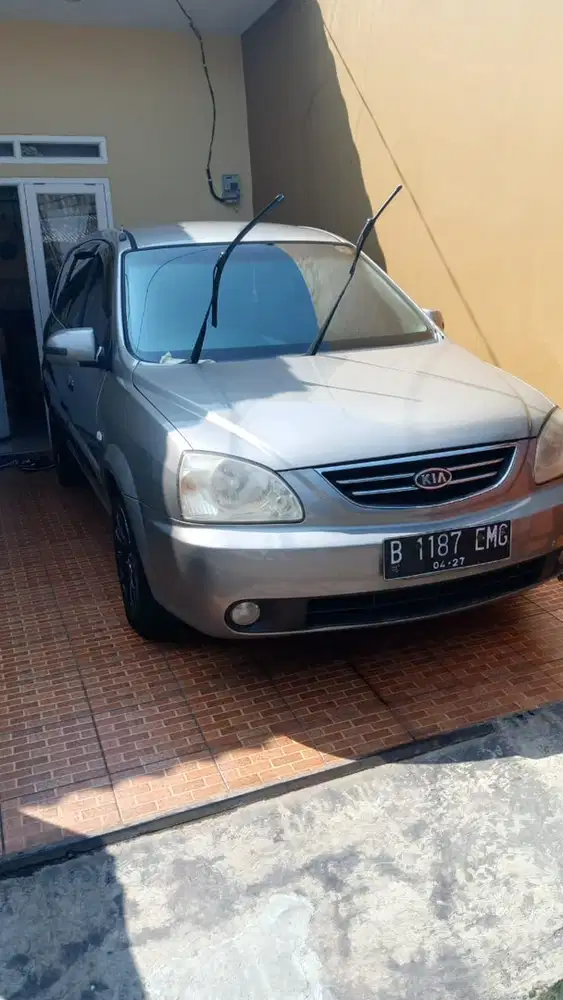 Kia Carens II 2005 Bensin