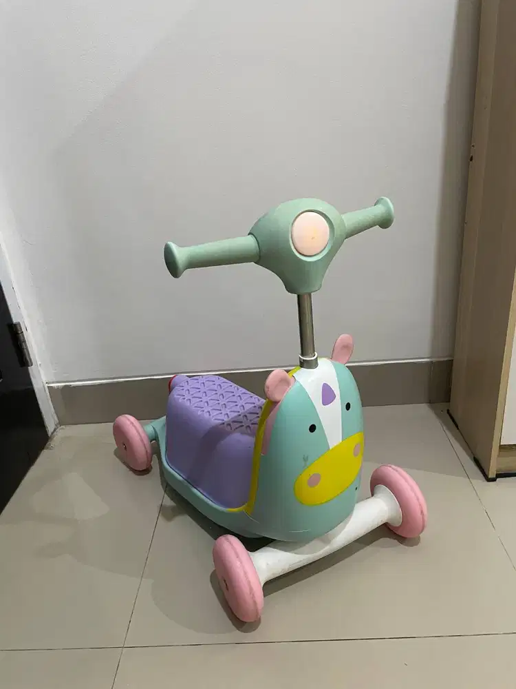Skip Hop 3in1 Zoo Ride On Toy - Mainan Scooter Anak - Fox