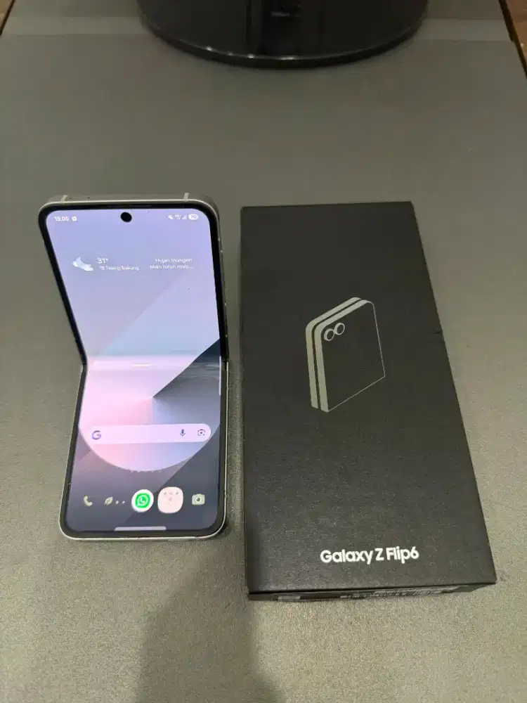 Galaxy Z Flip 6 Samsung Second