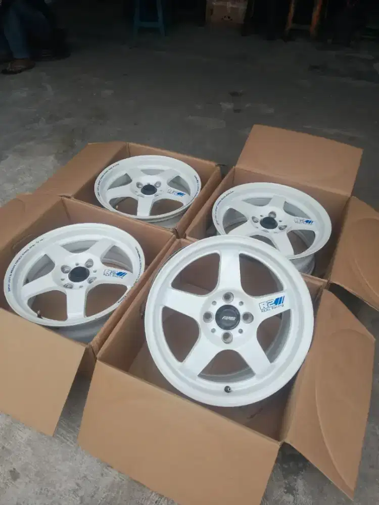 Velg astro r2 r15 4x100 lbr6,5 et42