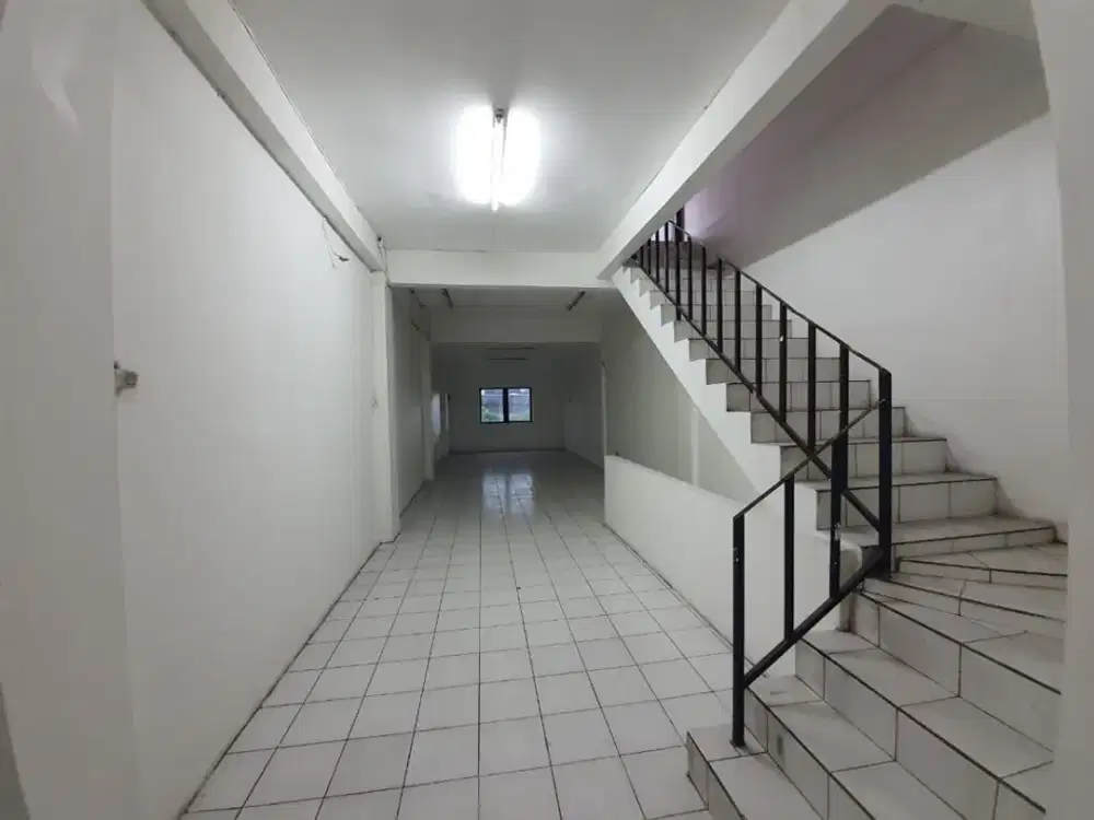 Ruko 3 Lantai Komplek Primocon Nusa Lestari, Jalan R.E. Mertadinata, Jakarta Barat (013)