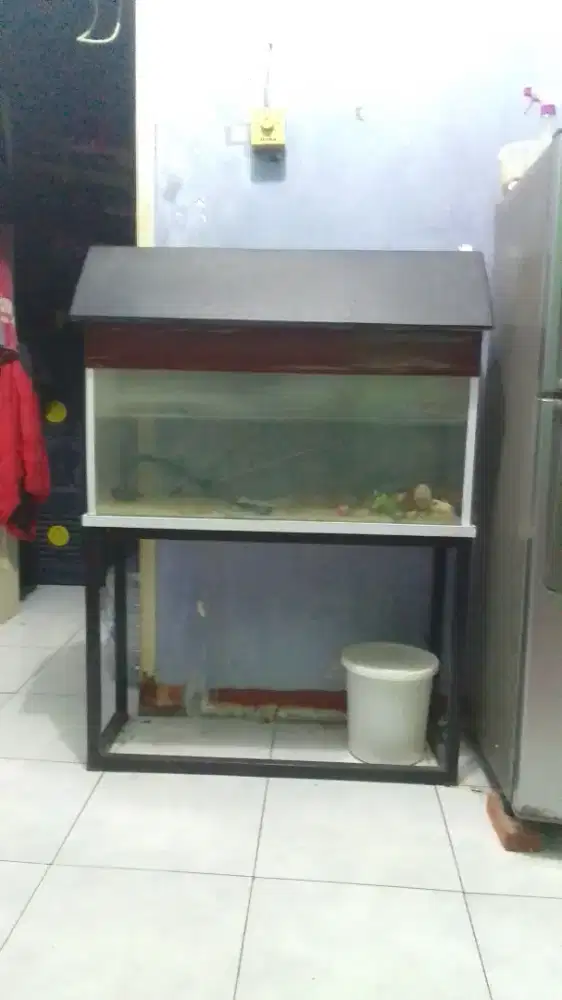 Jual aquarium bekas ukuran Panjang 89cm Lebar 30cm Tinggi 48cm