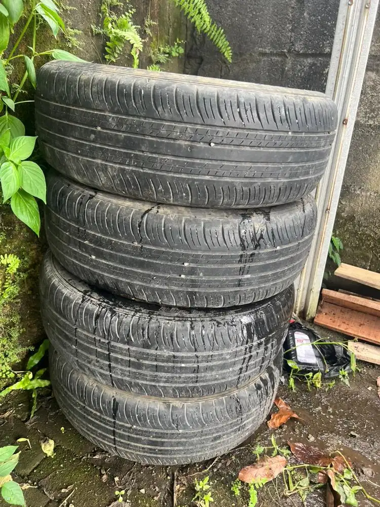 Ban Mobil Rush R17 Dunlop