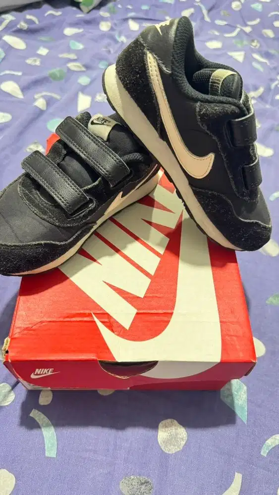 Nike MD Valiant