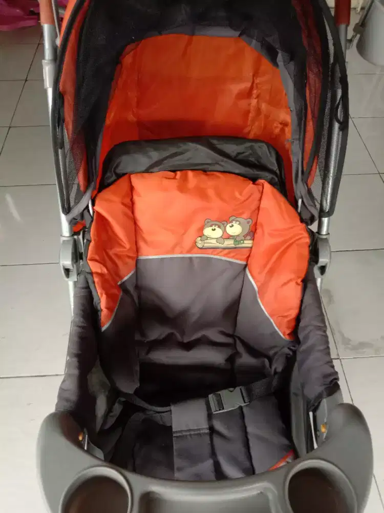 Kereta dorong bayi