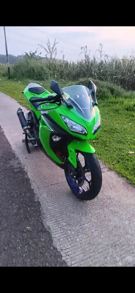 Kawasaki Ninja 250 FI old 2016 terawat istimewa siap pakai hijau