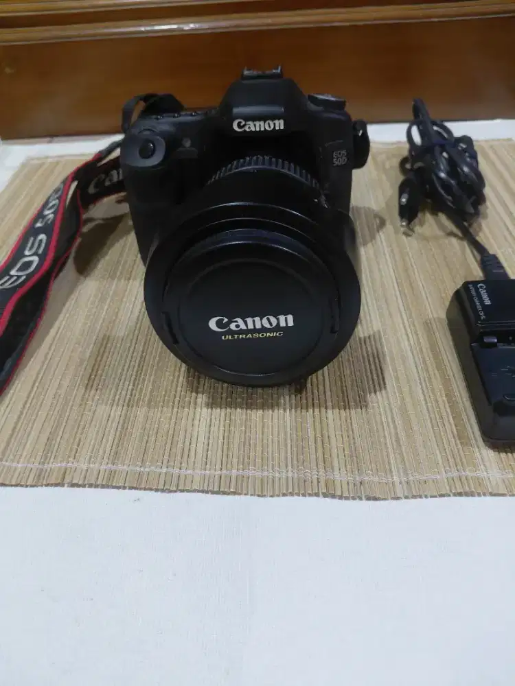 Camera Canon  EOS 50D & Lensa Canon EF 24-105 mm IS USM