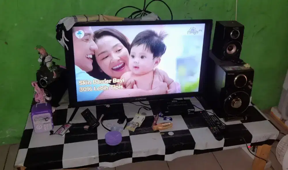 Di jual smart tv merek expose plus spiker pma politron