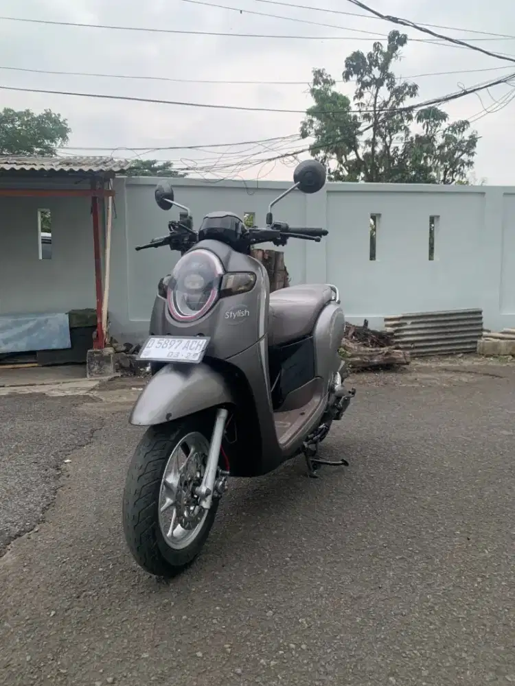 Scoopy Stylish CBS ISS