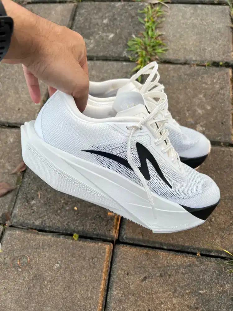 Sepatu lari Specs novaspeed 40 Insol 26