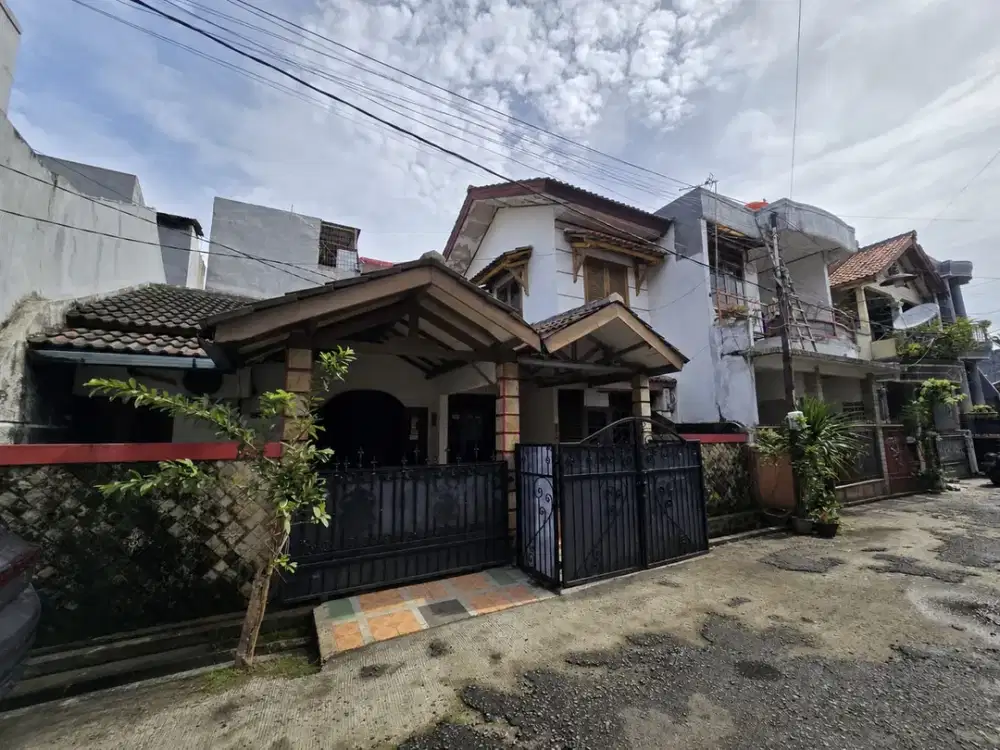 DIJUAL 2 RUMAH JADI 1 DI PEKAYON INDAH BEKASI