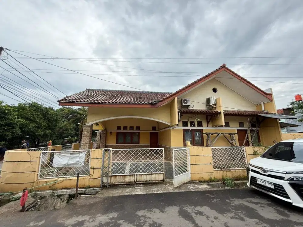 Jual Cepat Rumah Hook Strategis Murah Siap Huni Luas 225m