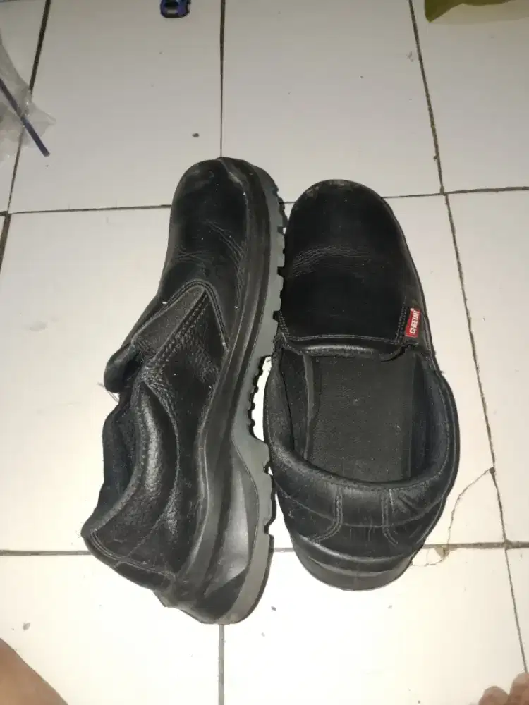 Jual sepatu safety