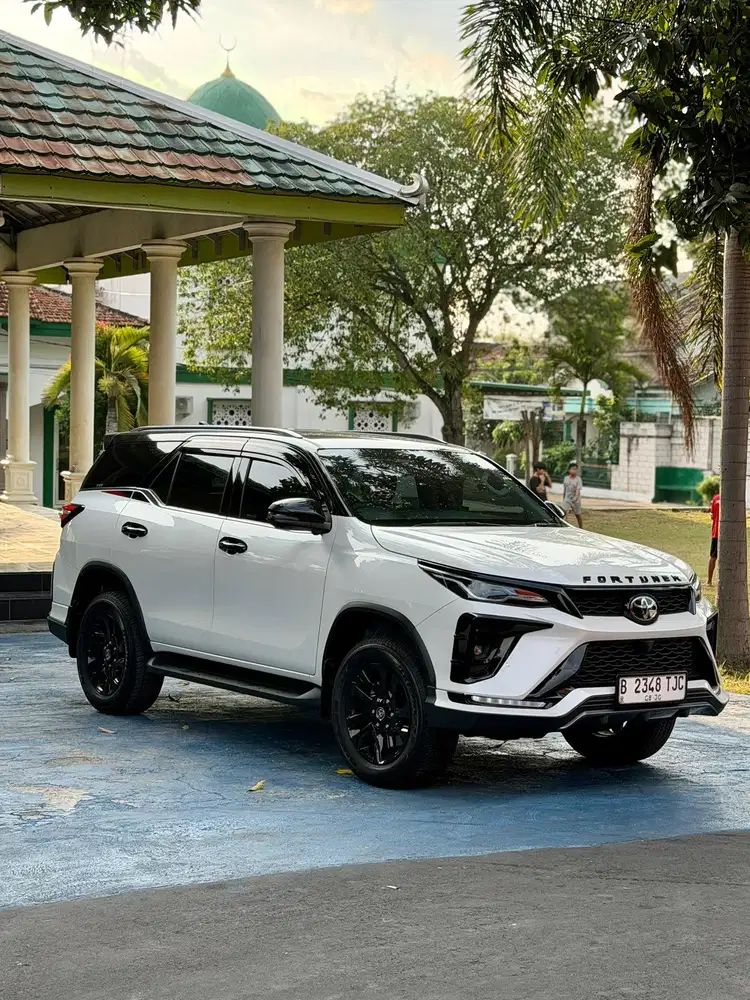 Fortuner 2.8 GR TSS Aeropackage Th 2025 KM 10rb Like New!