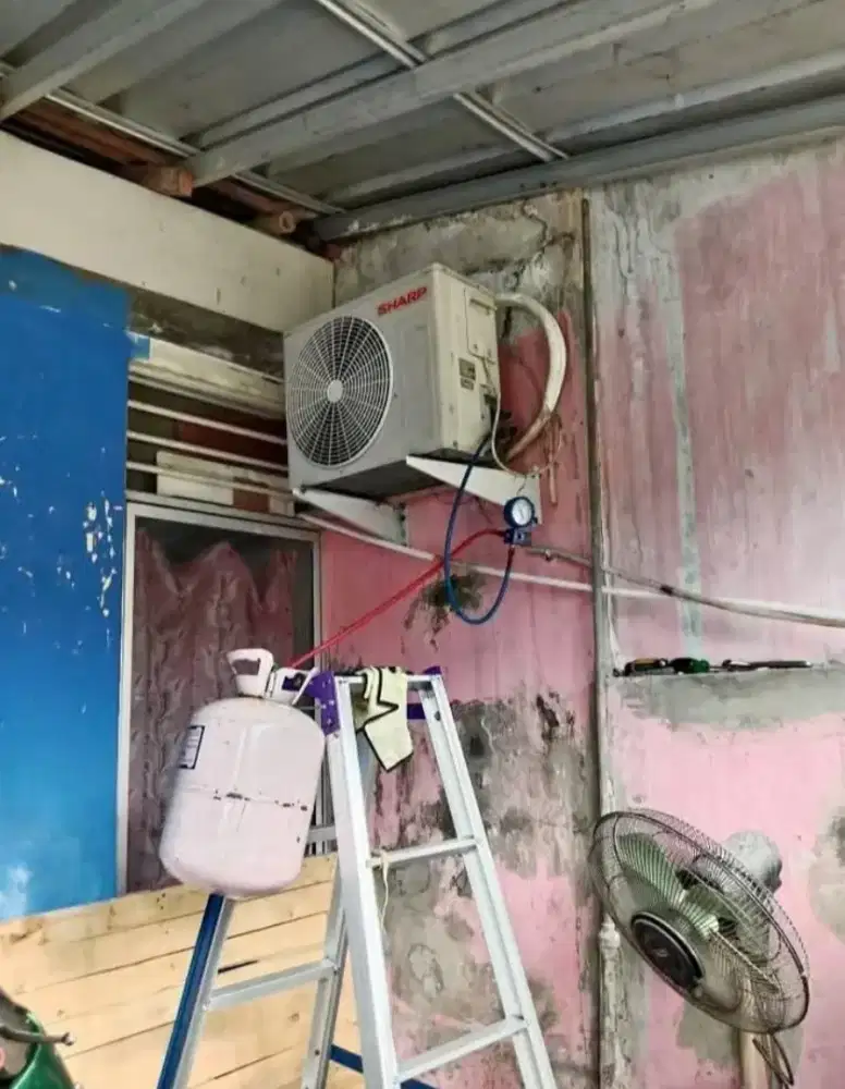 Servis ac, bongkar pasang ac, cuci Tambah/isi ulang freon, vakum dll