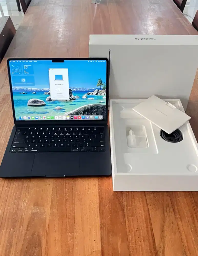 Macbook Air M4 13 inch 16/512 iBox Like New