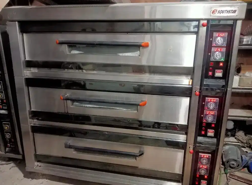Luxurious gas oven Southstar Crown 3 deck isi 9 loyang panggang roti