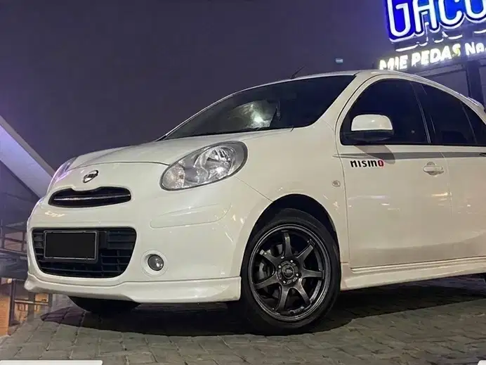 Nissan March 2011 Bensin