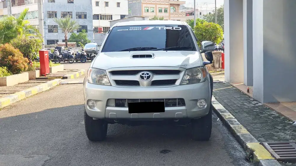 Toyota Hilux 3.0 G DC Double Cabin 4x4 CBU MT Manual Silver NIK 2006