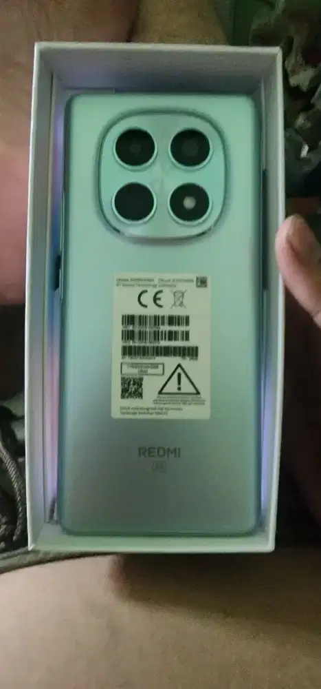 REDMI NOTE 15 5G 
Ram 8 + 4GB jadi Total 12gb Ram rom256gb