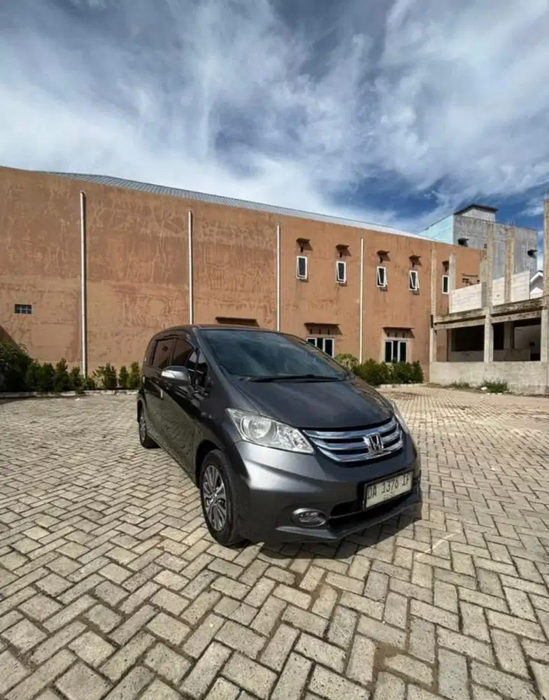 Honda Freed E PSD Tipe Tertinggi 2015