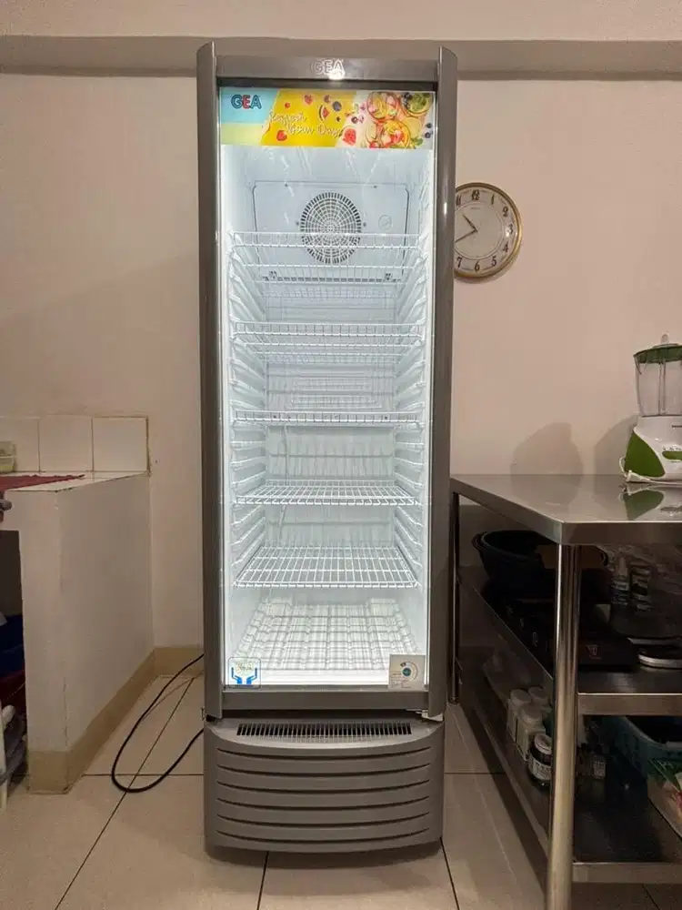kulkas showcase GEA