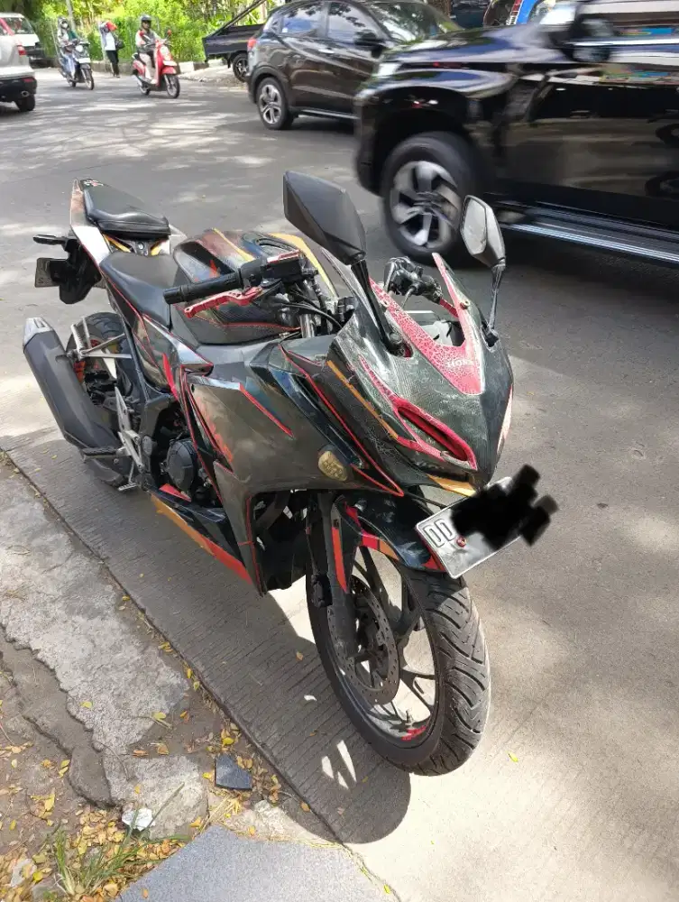 HONDA CBR 150R TAHUN 2017