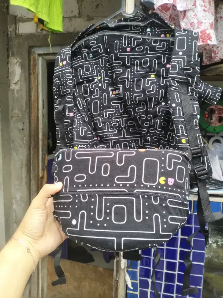 Gendongan M shape -merk cuddel me normal 650k