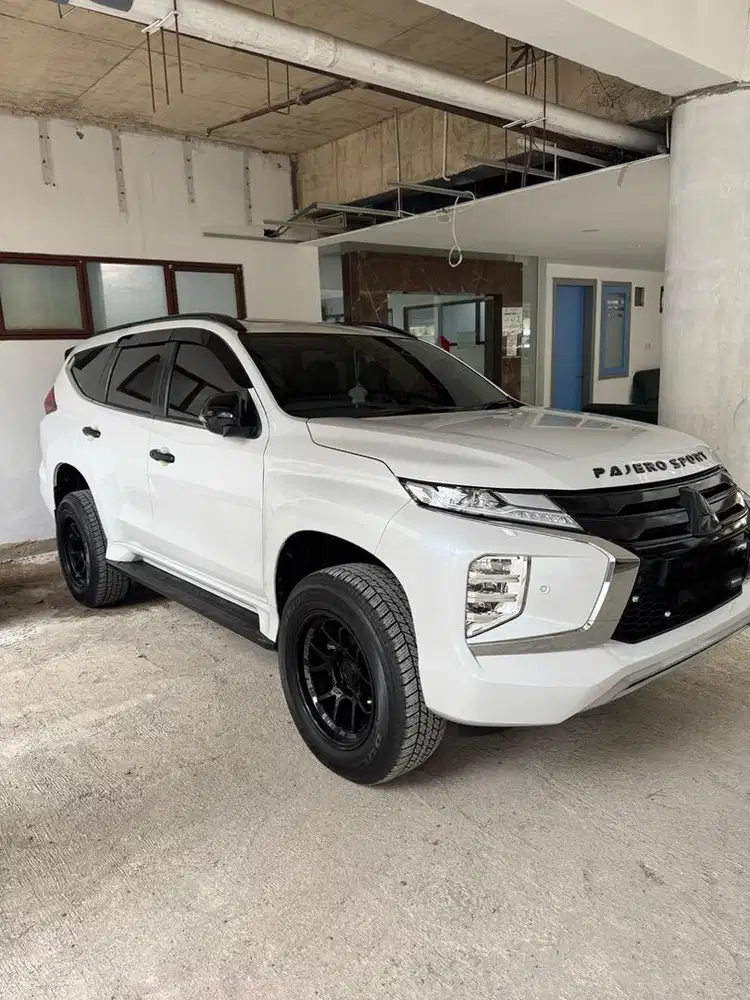 Pajero Sport Putih 4x2 Dakar Premium