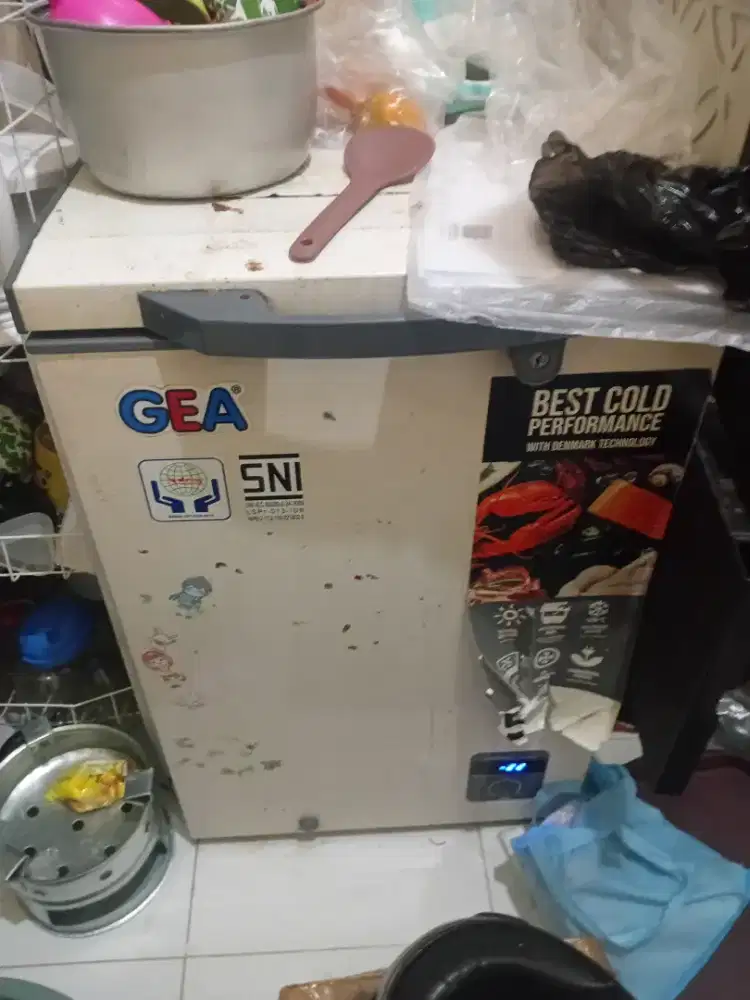 frezzer box merek gea