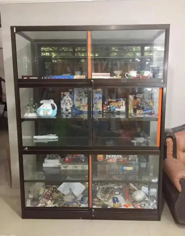 DIJUAL CEPAT Etalase kaca bening BAGUS NEGOOOOOO