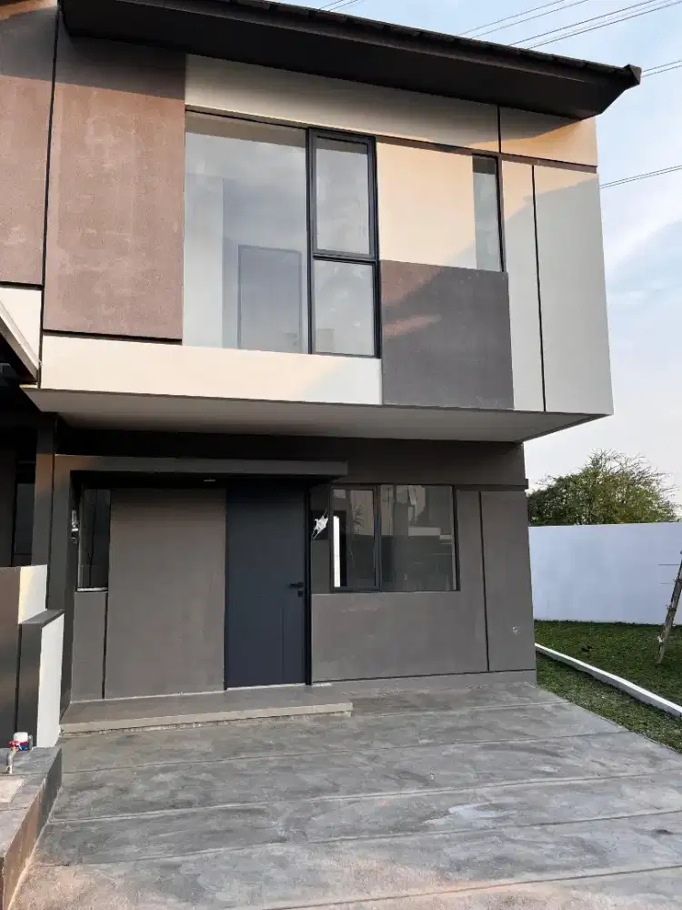 Sewa 1 Rmh 3 KT 3 KM sudutt lippo cikarang dkt hotel dan data center