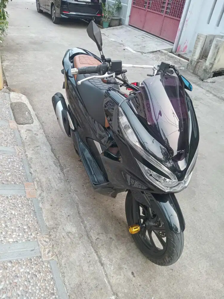 Honda PCX 2018 Keyless ss lengkap mesin bagus  plat B Depok