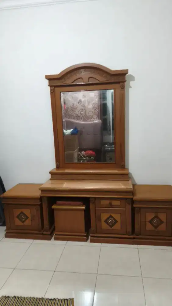 Meja Rias Jati Classic + Kursi + 2 Nakas Fullset