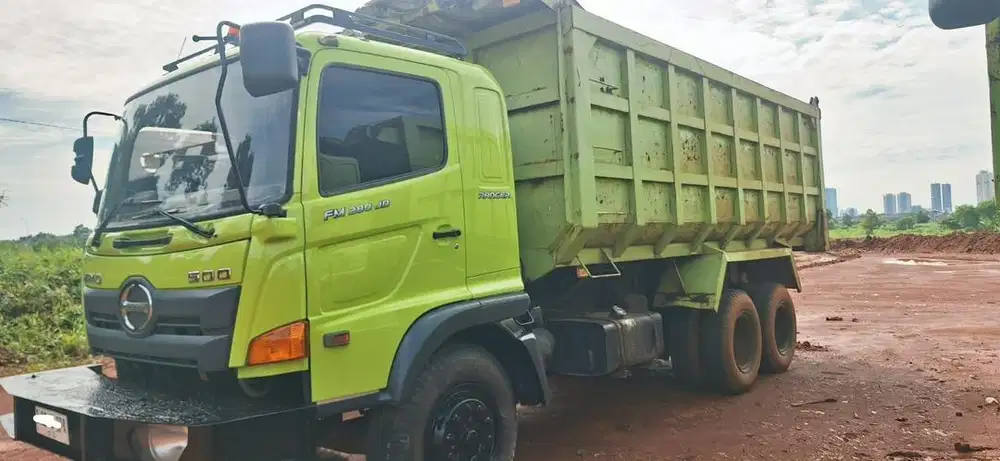 Hino 500 FM 260 warna hijau