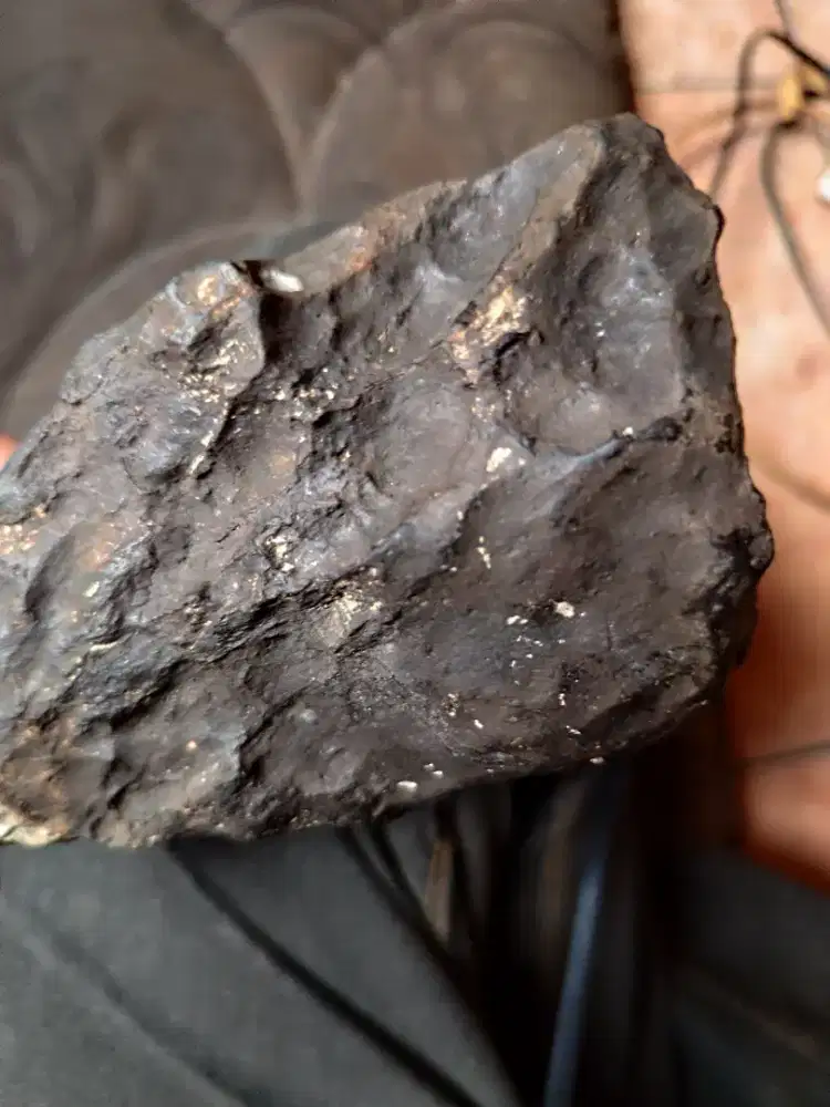 Batu besi meteor bikin pusaka, keris, tombak