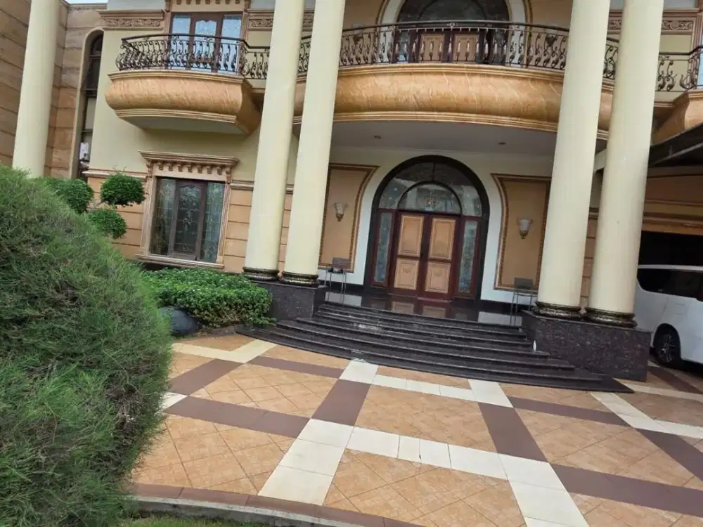 Dijual rumah mewah megah asri di Danau Indah Barat Jakarta Utara