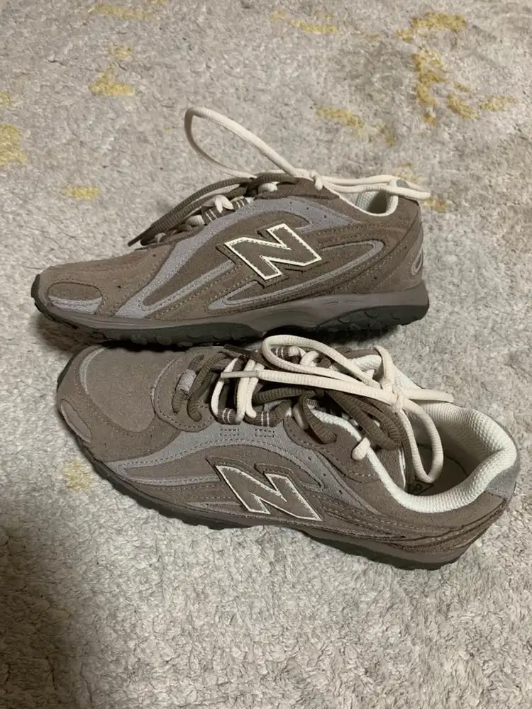 Preloved sepatu NB