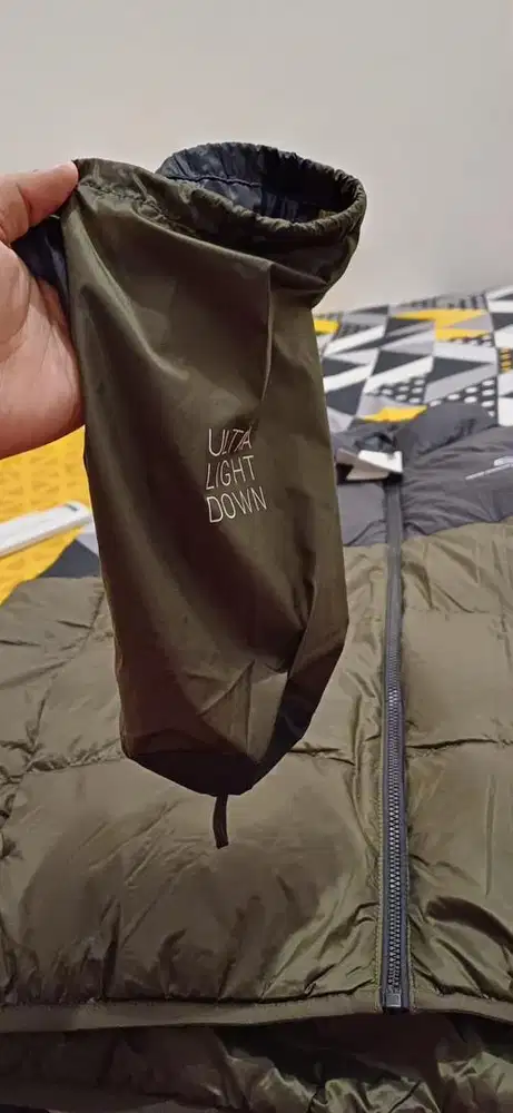 ROMPI VEST UNIQLO ULTRA LIGHT DOWN PARASUT TIPIS  ADA POUCH